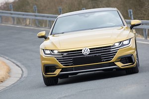 Ambient Lighting Highlights the 2021 Volkswagen Arteon's Upscale Interior