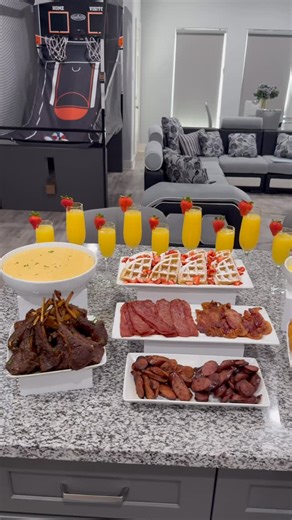 Private Chef & Catering. on Instagram: "BRUNCH 🔥 @thecheftay"