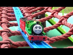 Thomas Plarail ☆ I made a course on the playground equipment in the park and played