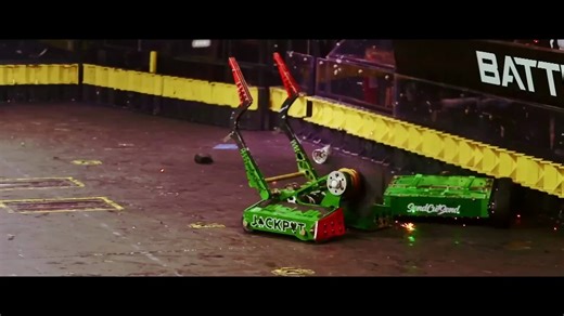 烟雾和火焰吞噬竞技场！｜ Jackpot 对阵 Cobalt ｜ BattleBots