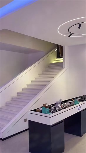 The running light is so cool😎 Do you know how to install it? #yeechop #led #ledlights #lighting #renovation #installation #interiordesign #runninglights #stairs #sensor #tracklighting #home #striplights #homedecor #nightlight