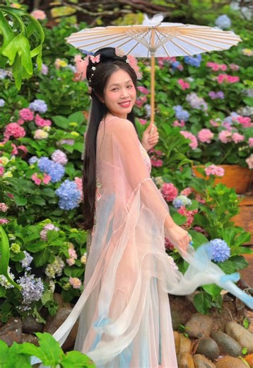 05 trong 100 bộ đồ | thử trend biến hình colong Happy Hill