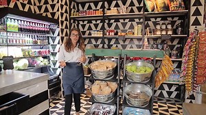 ¿Es tu primera vez en La Esquina? Acá te explicamos como funciona nuestro sistema de estaciones, tickets, menú y así ofrecerte una mejor experiencia! Para más info pueden visitar mercaditolaesquina.com #somoslaesquina | La Esquina