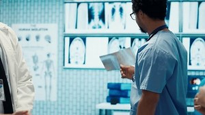 Hospital Experts Review X Rays Discuss Stock Footage Video (100% Royalty-free) 3581394953 | Shutterstock