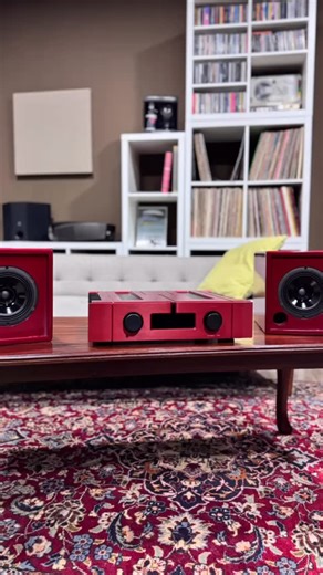 La linea Ruby Red è al completo. Venite ad ascoltarla nei nostri showroom. Buon Natale e buone feste a tutti! 🎄✨ NOTHING SOUNDS LIKE EAM LAB | EAM Lab.