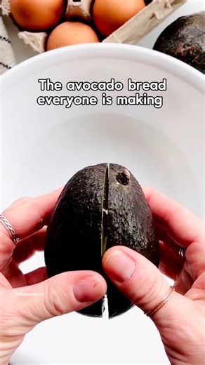 This easy and delicious avocado bread has only 5 ingredients! 🥑 get the recipe 👇🏼 #easybread #avocado | Hello, Yummy