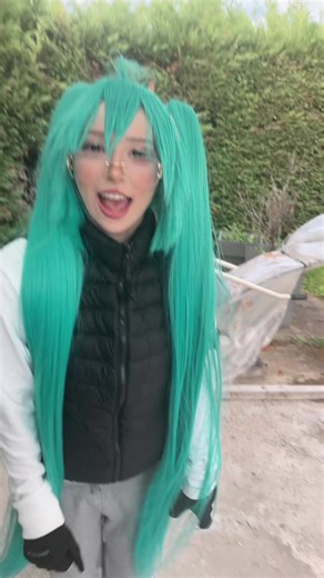 ELLE VEUT ELLE VEUT @🪭 tu t’es plus ambiancer que moi dam #lamano #miku #cosplay #cosplayer #rapfr