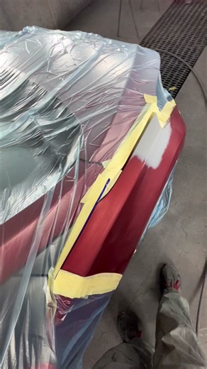 Sealing, applying #blendingadditive , first and final coat of base and first coat of clear.