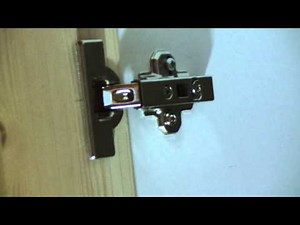 Schranktüren mit Topfscharnieren