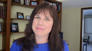 In this weekly video blog, Dr. Mary Barbera (autism mom, BCBA-D, and best-selling author) discusses how to ease transitions in your child or client with autism. By considering these 5 steps, you can help prevent problem behaviors and improve transitions in your child or client with autism. | Mary Barbera