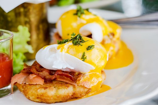 Gordon Ramsay's Eggs Benedict with Parma Ham