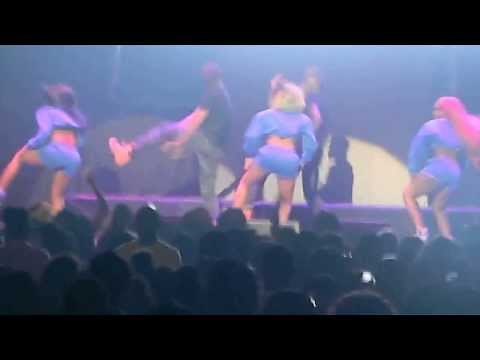 OMG - Baddie (LIVE)