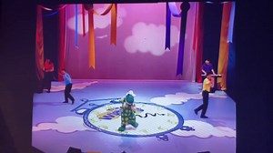 The Wiggles- Dorothy, Would You Like To Dance? (Live 1996/1997)