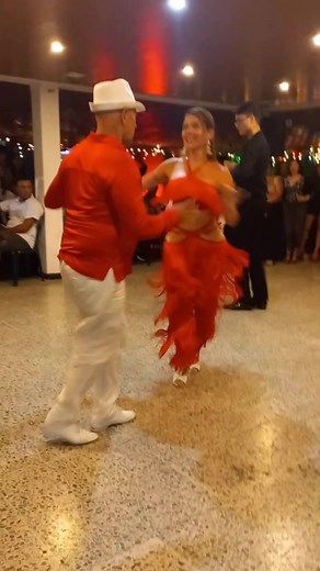 Oscar Bonilla El Clásico De La Salsa panchangueando sabroso 🎶 una canción clásica para deleitarse 🔥 👉🏽 Este próximo jueves los invitamos al Rincón 🥳 ✔️ | 10mil 🎶 | 8:00pm a 3:00am 📍 | Carrera 24 # 5-32 Barrio El Cedro Cali Valle 📞 | 3105772037 #bailadores #salsa #rumbacaleña #guaguanco #salsacaleña #bailecaleño #guateque #kizomba #salseros #calisalsera #salsadance #bachata | El Rincón de Heberth