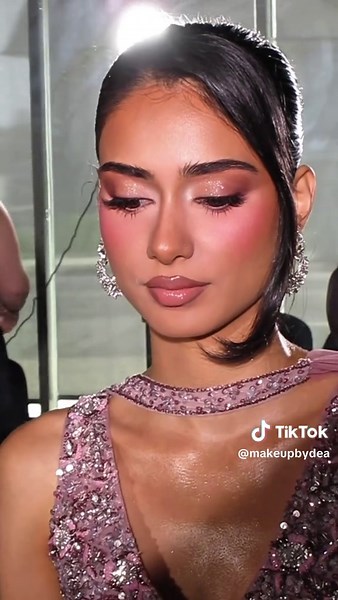 Doll Eye Makeup for Dreamy Bridal Looks
