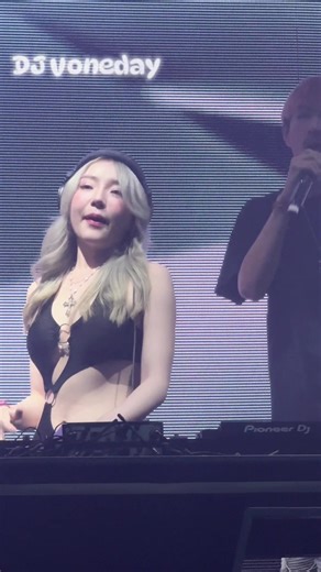 DJ Voneday 😍 ຜັບກ໋ອດຊີລ້າ ບັນເທິງ ບ ຫນອງພະຍາ ມ ໄຊທານີ ນະຄອນຫຼວງ 🤗Welcome to Godzilla club #godzillaclub #เวียงจันทน์🇱🇦 #vietiane #dj #เที่ยวผับลาว