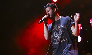 El grupo ‘Taburete’ dedica una emotiva canción a los dos jóvenes fallecidos en un ascensor en Madrid