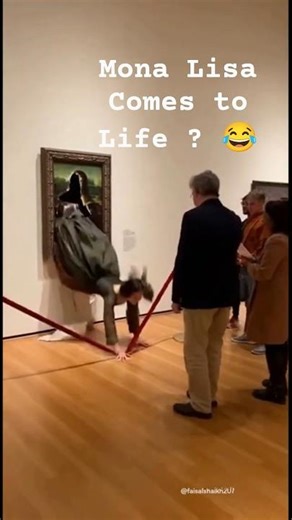 POV: You’re in a Museum and Mona Lisa Starts Running
