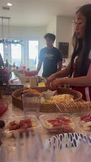 Christmas Charcuterie Board in 30min (Annual Mug Party)