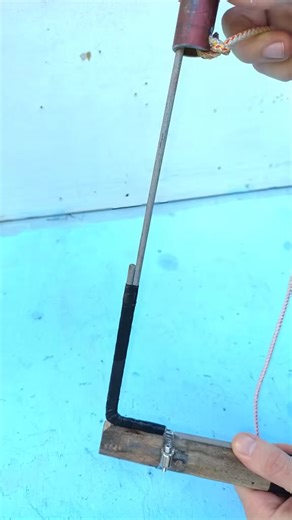 Ingenius method for threading a rope and wire high overhead #tricks #tips #diy #skills #howtomake | creative.club22