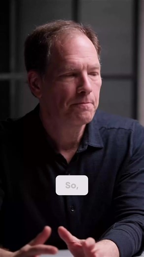 Prepare to have your midnight routine explained! A leading sleep expert breaks down the universal biological signal that causes *everyone* to wake up between 1 and 3 AM. Spoiler: it’s your body's core temperature shifting, and knowing *why* you can’t drift back off is the key to fixing it. Real science behind those sleepless hours! #SleepScience #NightWaking #InsomniaHelp #SleepTips #BodyClock