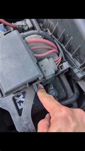 How to replace a car battery #automobile #diy #mechanic