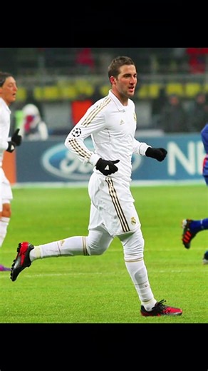 Gonzalo Gerardo Higuaín (Brest, 10 dicembre 1987)