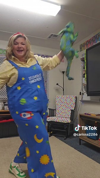 Celebrate Halloween with Miss Frizzle and the Magic School Bus