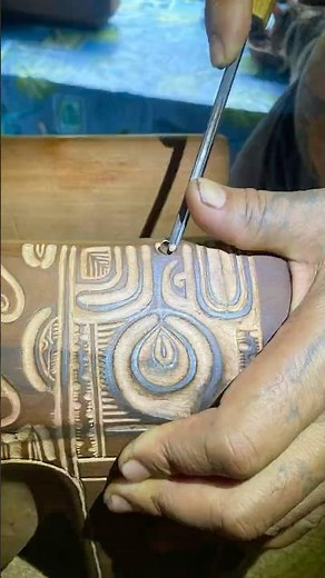 Marquesan art 🌀 Every motif tells a story #woodcarving #polynesianart #tikiartist