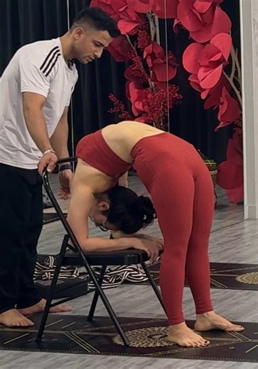 🔥 Advanced Yoga Class – Hanoi 🔥 Ready to take your yoga practice deeper? Không chỉ tập yoga… this is where you challenge your limits, open your body, and train like a real yogi. Every Saturday 9:30 AM – 11:00 AM we work on: ✨ Deep Backbends ✨ Hip Opening ✨ Handstand & Pincha Variations ✨ Strength Flexibility Training ✨ Advanced Asana Techniques This class is for practitioners who want real progress, not just stretching. We use props, alignment corrections, and smart techniques to safely explor