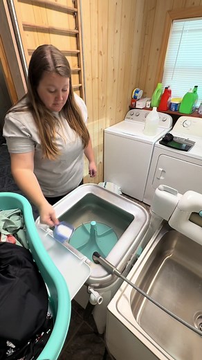 Vintage Maytag Wringer Washer: A Laundry Revolution
