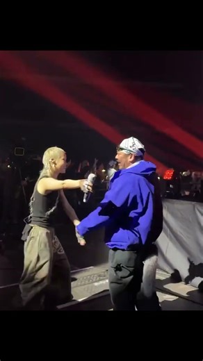 COCONA dances with a fan! ❤️ #XG