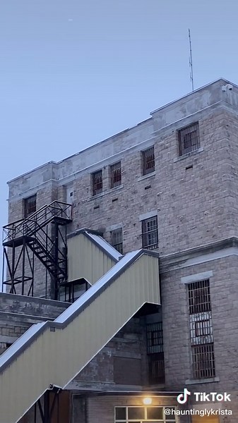 Anyone remember the show “Ghost Trackers”? There’s an episode on this location! ⛓ #hauntedontario #mosthauntedplaces #ghosthunter #hauntedtiktok