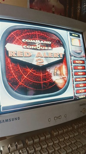 Installing and playing Red Alert 2 Windows 98 CRT monitor #windows98 #retrogaming #retro #retropc