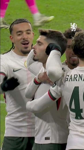 Struck so sweetly by NETO! 🥶