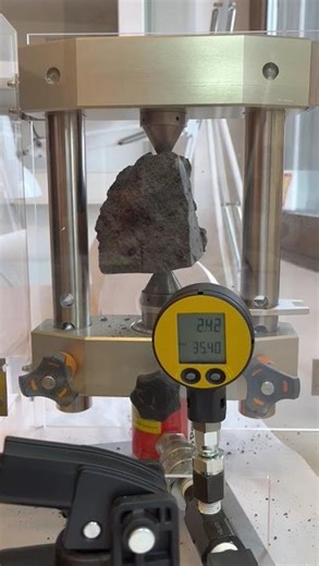 LAVA Science: Point Load Test for LARGE Basalt Lava Sample from Bardabunga, Iceland #rocks #science