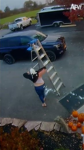 Not sure how it's anyone else's fault but her own... 🤣