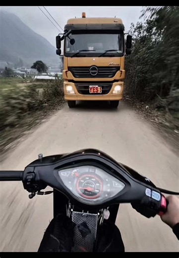 Hướng dẫn ghép ảnh xe tải đẹp bằng AI