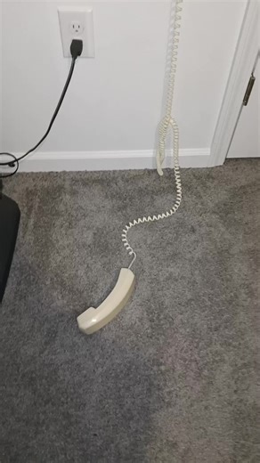 MRL RETRO™ (@sherrikrasinski)’s videos with Phone Off Hook Alert (Telephone Receiver Off-Hook Tone Warning) - Finnolia Sound Effects