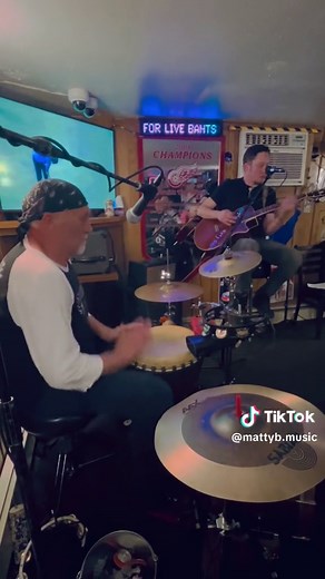 Cover of Hey Joe by Jimi Hendrix, as done by Matty B & Djembe John @ the Eastside Tavern Basement Bar. 05.06.23 🎶🍻 #livemusic #heyjoe #jimihendrix #djembe #guitar #cover