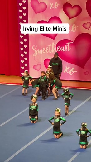 Mini Cheerleading Routine Ideas for 10 Cheerleaders