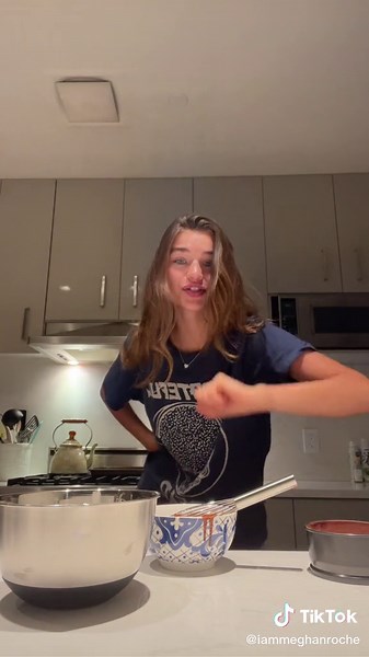 Happy Birthday to me myself and I 🥰 (the recipe for my paleo chocolate molten lava cakes are on my @ megamuffin account on IG)