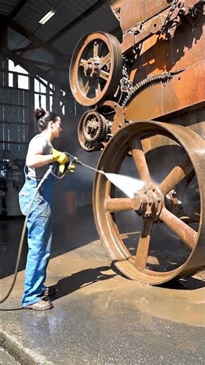 Restoring a 1938 McCormick-Deering Threshing Machine (Barn Find) 🌾✨ #shorts