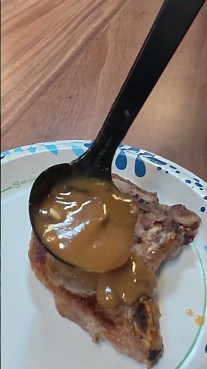 Pork Chops with Garlic Mushroom Sauce
