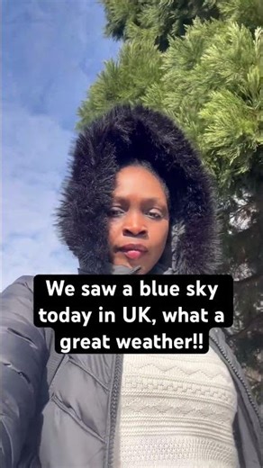We saw a beautiful blue sky today in UK, with sun😊what a beautiful weather!#uk