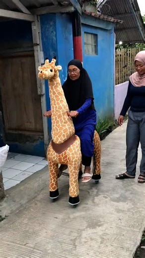 111K views · 368 reactions | I didn't know I needed a ride like this until now 藍漣懶 | UNILAD | Facebook