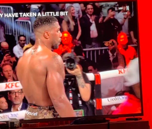 The moment Jake Paul realized he wasn't as good as he thought he was 🙊🥊 Broken jaw? Yes. Burst lip? Yes. Dented confidence? Absolutely not. He's still got an ego the size of the planet 😂 #JakeVsJoshua #JakePaulVsAnthonyJoshua | Lisa Stewart