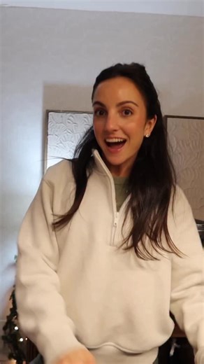 Bartesian on Instagram: "Day 18 is here and to celebrate we’re sipping on a Grinch Appletini 💚🍸 This sweet and sour fan favorite features is sure to make your heart grow three times its size."