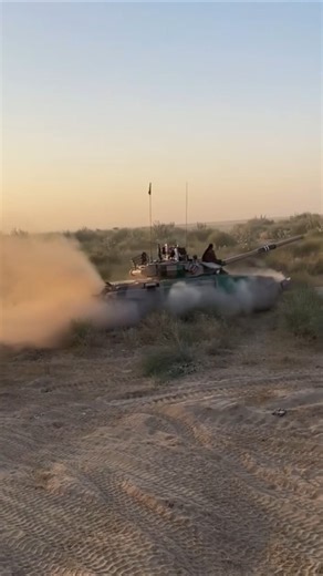 Power of Army🎖️Tank Moving On Desert #india #sena #war #border