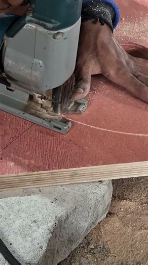 making 18 inch speaker holes #tutorial #woodworking #speakerbox